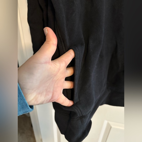 Under Armour Black Hoodie - Picture 9 of 10